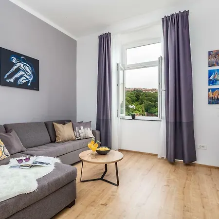 Apartment Apartman Deark